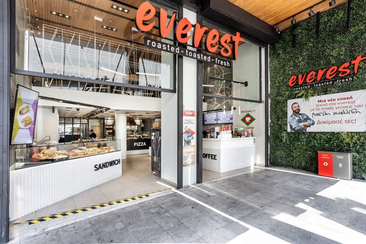 Τα everest ανανέωσαν τα καταστήματα σε Αμπελόκηπους και Γλυφάδα